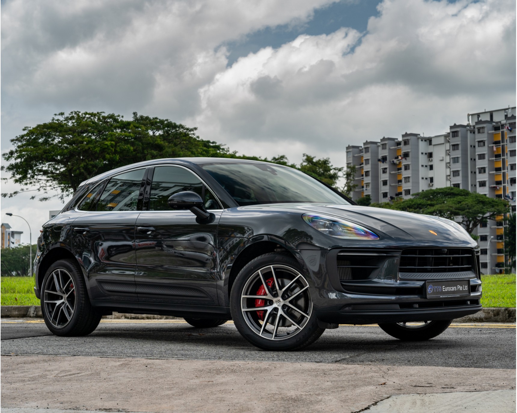 Macan S - (POA)